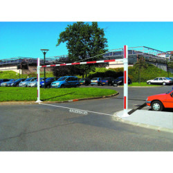 Modèle à hauteur fixe avec tirants