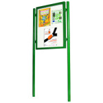 Panneau d'information extérieur sur poteaux