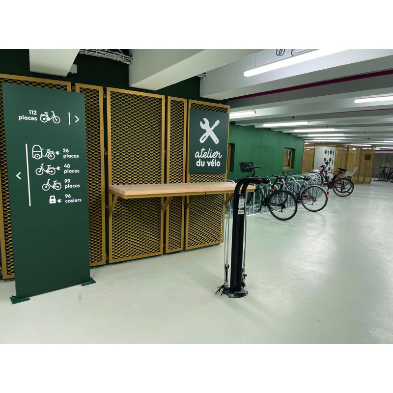 Station réparation et gonfleur pour vélo