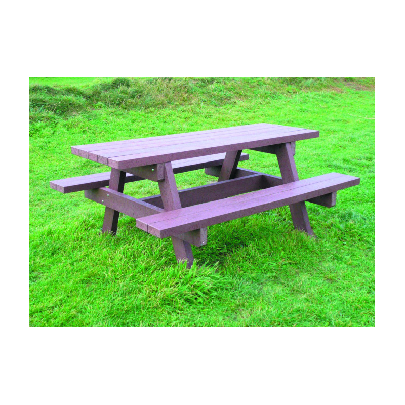 Offre Challenger : Table pique-nique plastique recyclé CITRONNELLE + Corbeille VIORNE