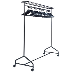 Offre Challenger : 2 vestiaires + 100 cintres