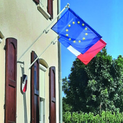 Mât de façade ANTI-ENROULEMENT