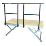 2 garde-corps sur podium à hauteur variable