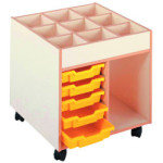 Meuble à dessin scolaire et matériel de peinture